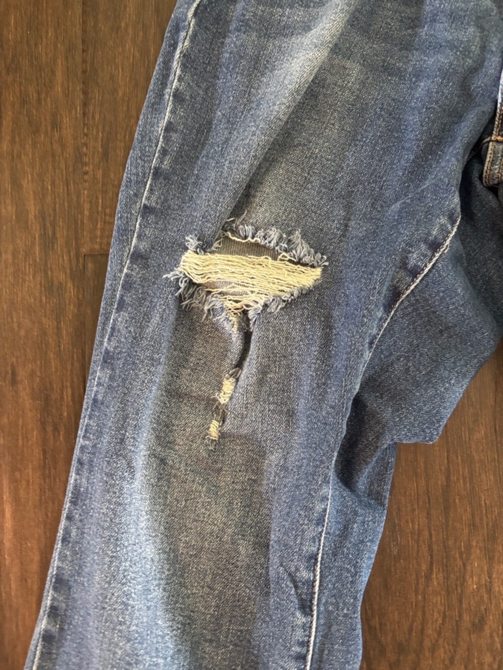 Judy Blue Distressed Boyfriend Jeans in Medium Blue - Picture 3 of 10